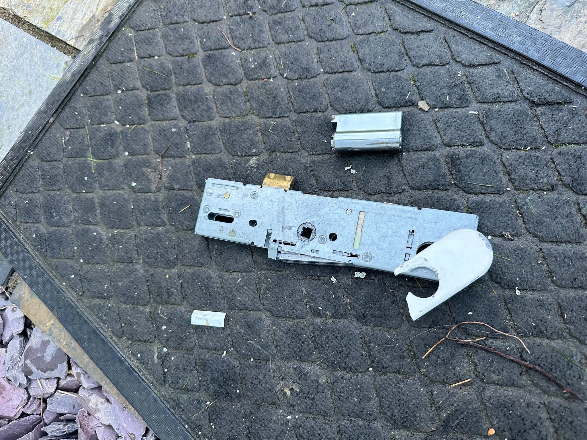 Lock and handles damaged during burglary attempt 